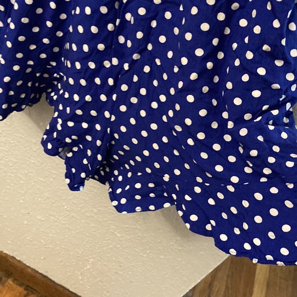 Blue white polkadot romper with pockets - Picture 3 of 6